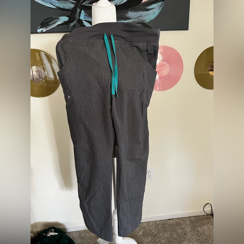 FIGS Graphite Kade Cargo Scrub Pants